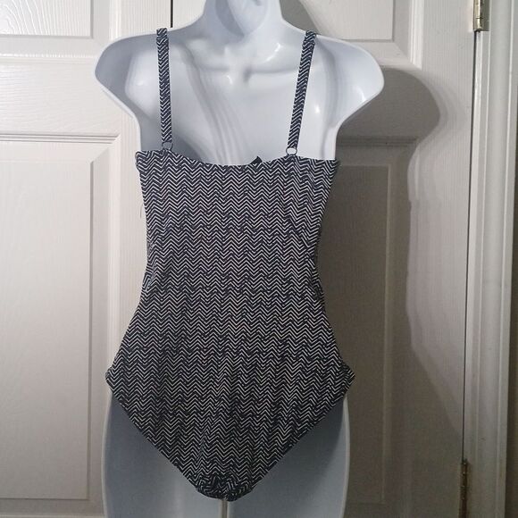 NIPTUCK Swim  Multi Fit Cup One Piece Swimsuit Sz 6 Navy blue white - Picture 4 of 7